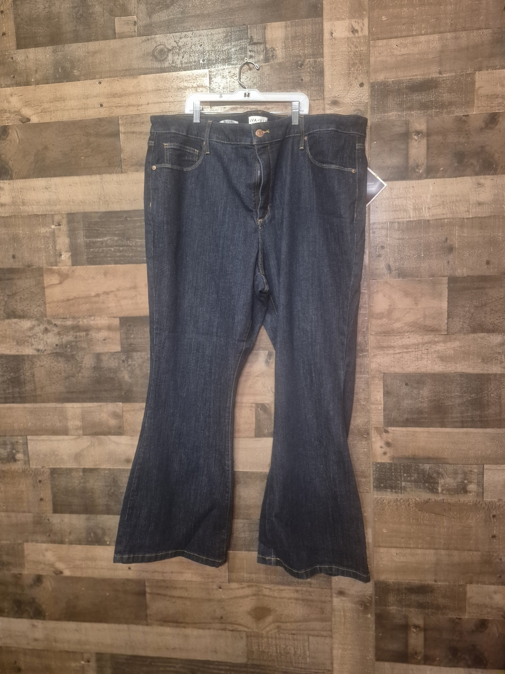 Ava & Viv Dark Blue Flared Women's Jeans PLUS SIZE 24. New With Tags